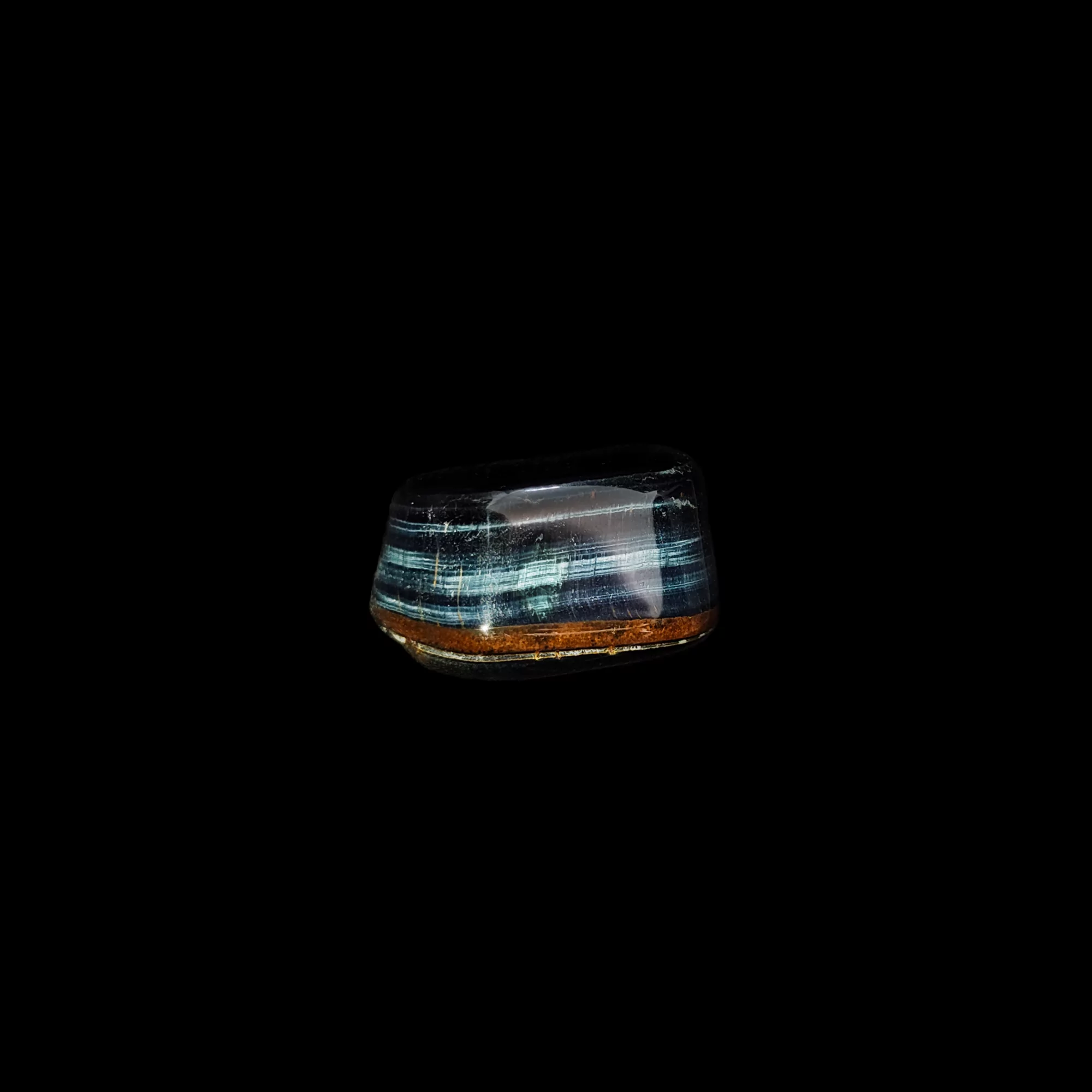 Ein gebändertes Falkenauge, was im Mystery Crystal enthalten sein kann.