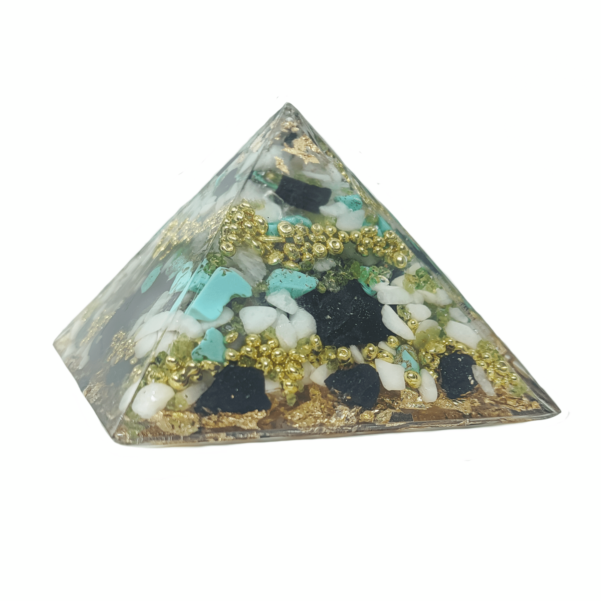 Schwarz/Weiße Orgonit Pyramide mit grünen Peridot und Türkis Edelsteinen + goldenen Metall-Elementen.
